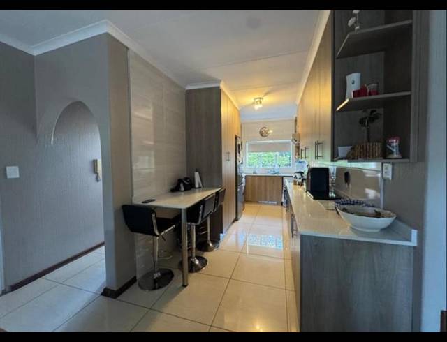 3 BEDROOM TOWNHOUSE FOR SALE IN GLENVISTA